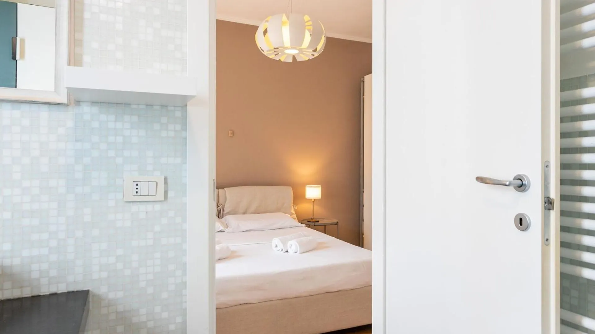 Apartment Caracciolo Sempione Fiera By Halldis Milan