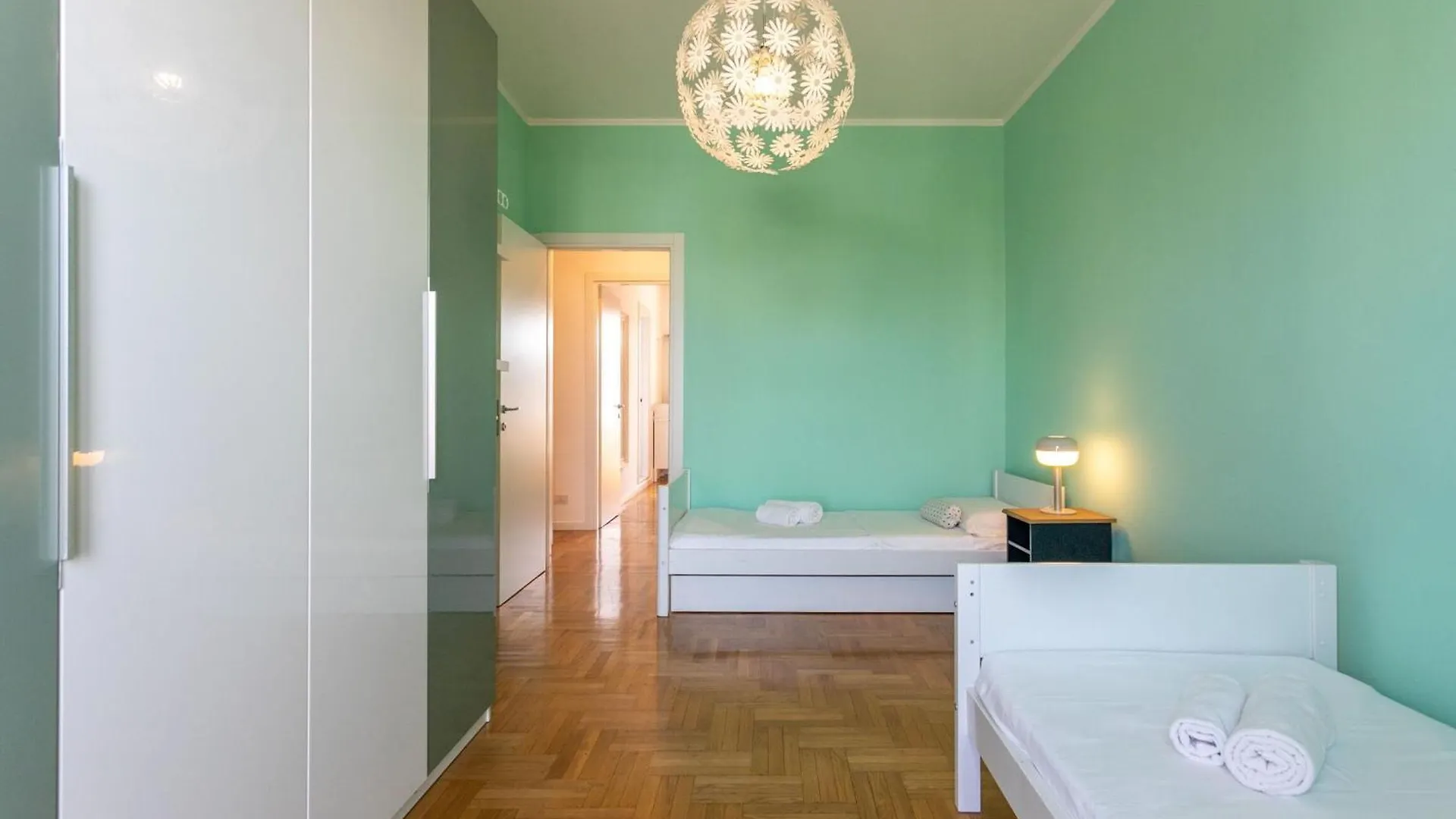 Apartment Caracciolo Sempione Fiera By Halldis Milan
